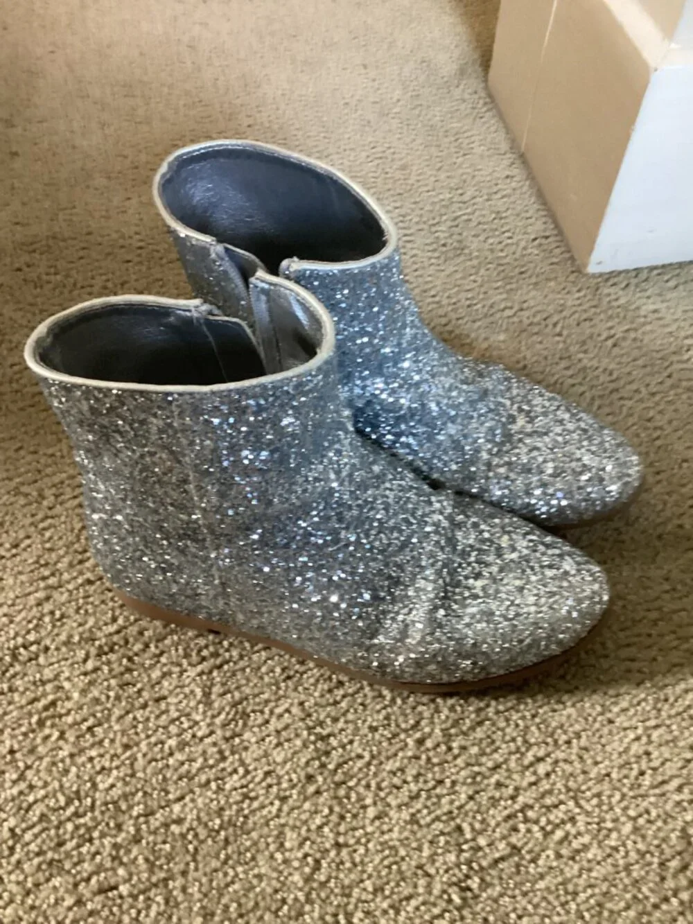 Silver glittery boots with zipper